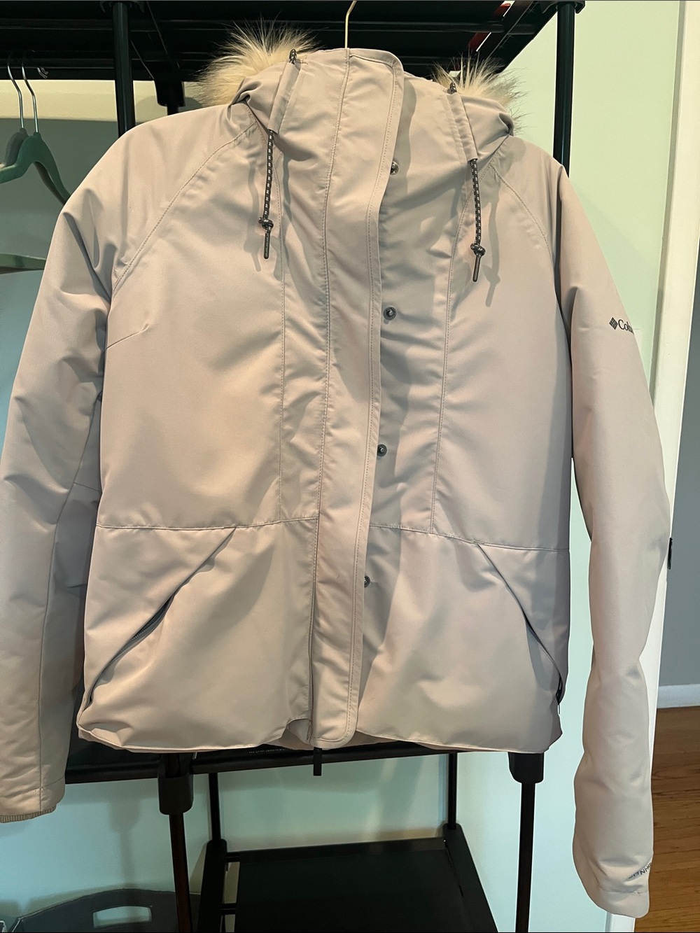 Columbia Women's Light Gray Insulated Hooded Winter Jacket